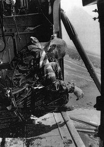 越战亡命美机视频,揭秘美机飞行员生死逃亡瞬间